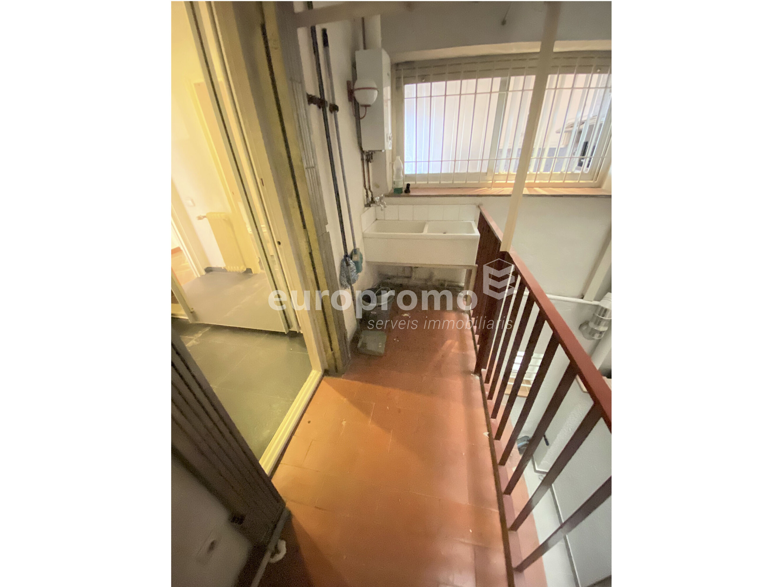 Piso de 172m2 con párquing incluido  situado en pleno centro de Girona!